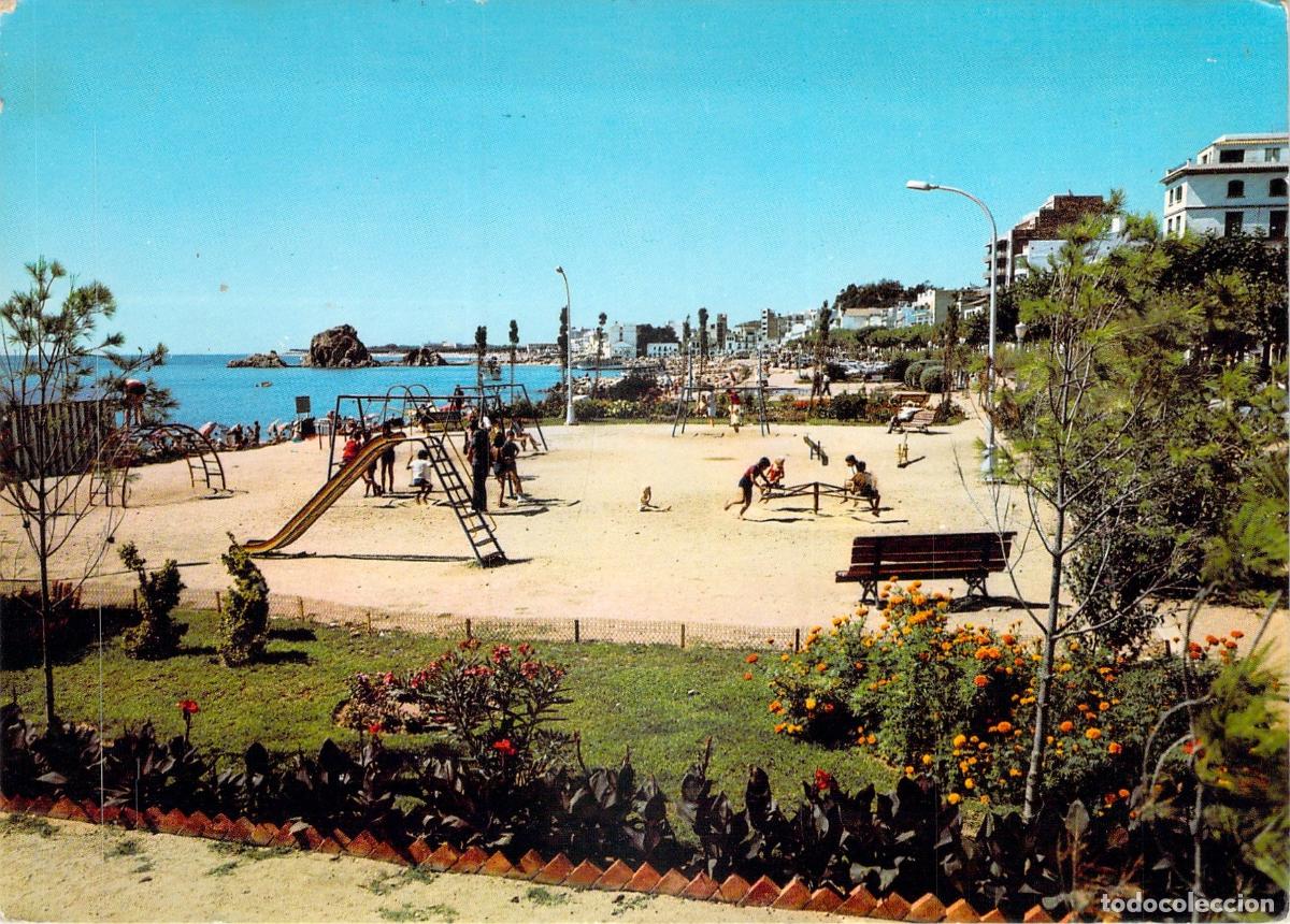 Postales: Postal de Blanes, Costa Brava - Jard&iacute;n junto a la Playa