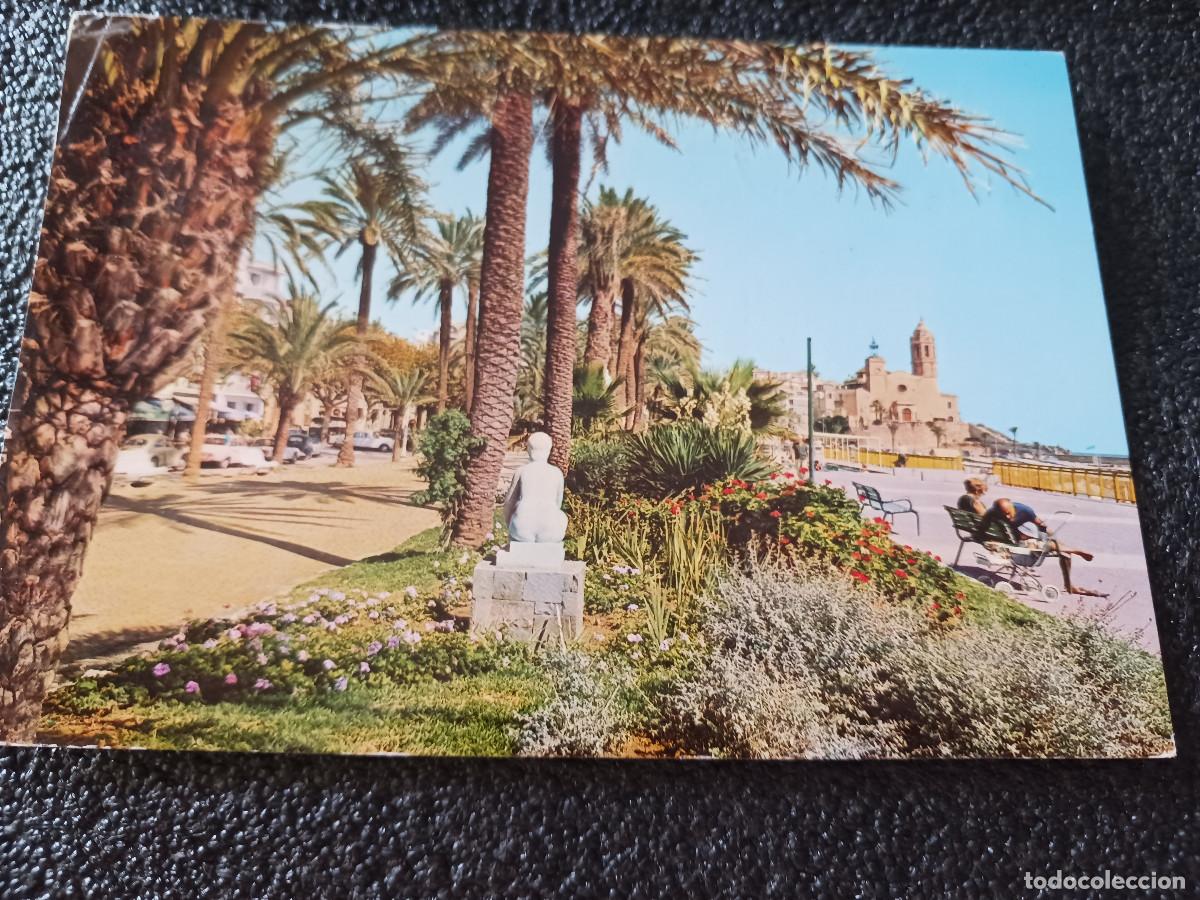 Postales: 149 sitges, paseo y jardines, ed. r. gasso, circulada 1975