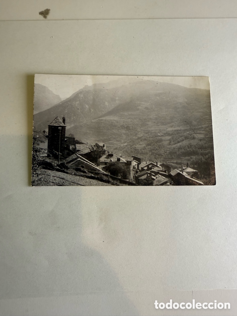 Postales: Tarjeta postal c. 1961 Blanco y negro Original de la &eacute;poca &ndash; Pueblo de monta&ntilde;a del Pirineo,
