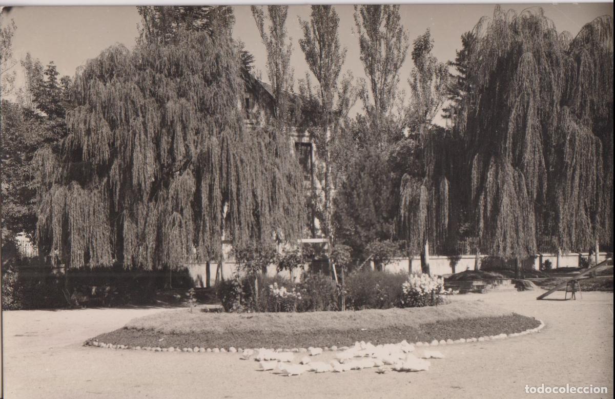 Postales: PUIGCERDA (GIRONA) EL PARQUE &ndash; COMERCIAL PRAT N&ordm;70 &ndash; CIRCULADA 1957