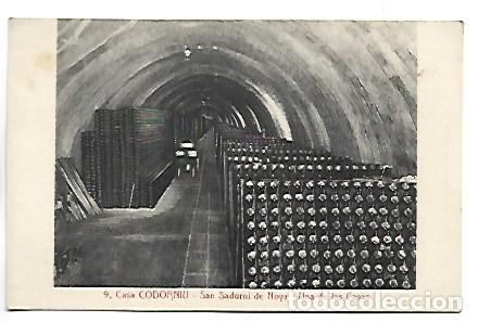 Postales: UNA DE LAS CAVAS.- CASA CODORNIU.- SAN SADURNI DE NOYA