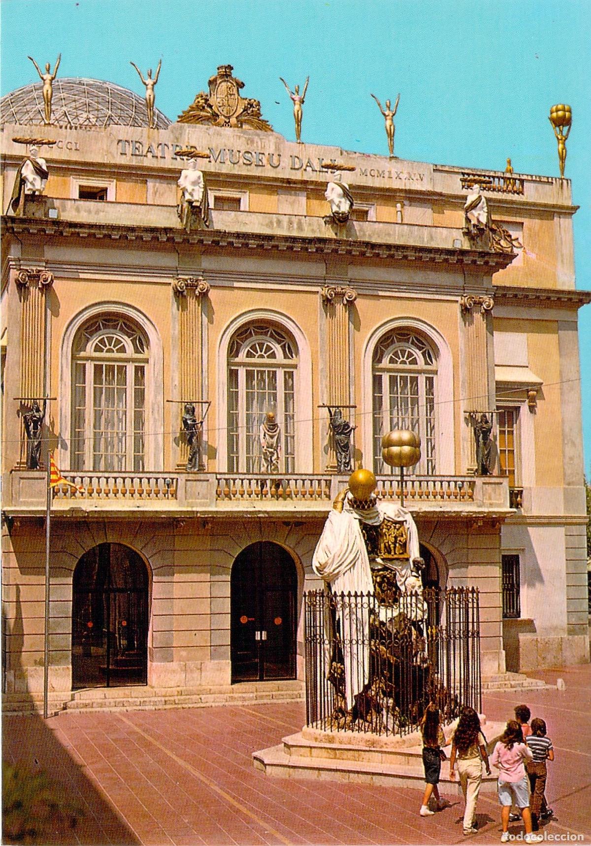 Postales: Postal del Teatre-Museu Dal&iacute; y Monumento a F. Pujols en Figueres