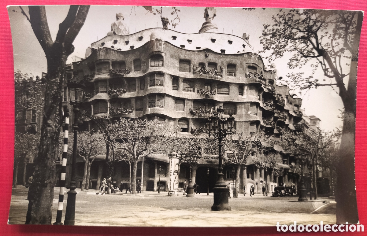 Postales: CASA MIL&Agrave; LA PEDRERA ARQUITECTURA MODERNISTA GAUD&Iacute; POSTAL FOTOGR&Aacute;FICA BARCELONA C. 1950