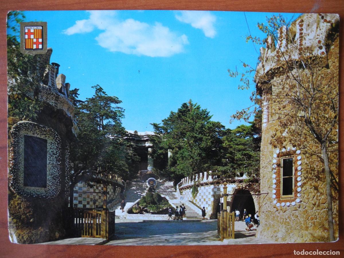 Postales: Barcelona. Entrada al parque G&uuml;ell. Ed. Soberanas n. 1173. Sin circular.