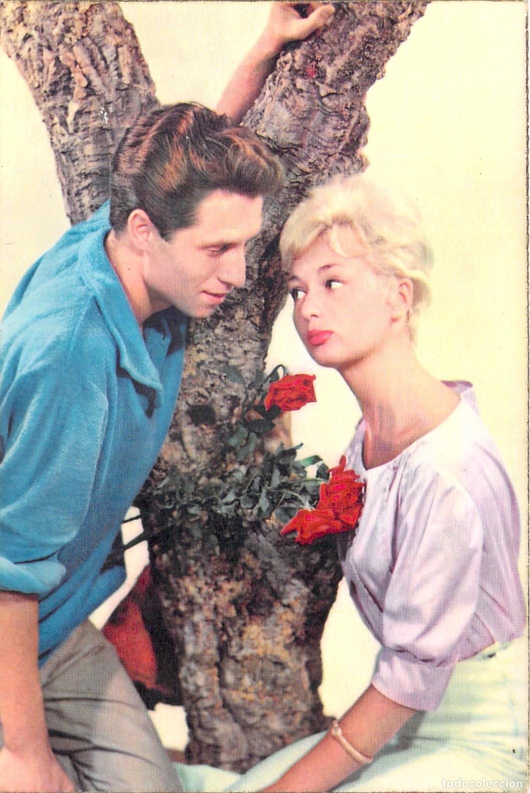 Postales: Postal de pareja posando en ambiente rom&aacute;ntico CyZ 556/B