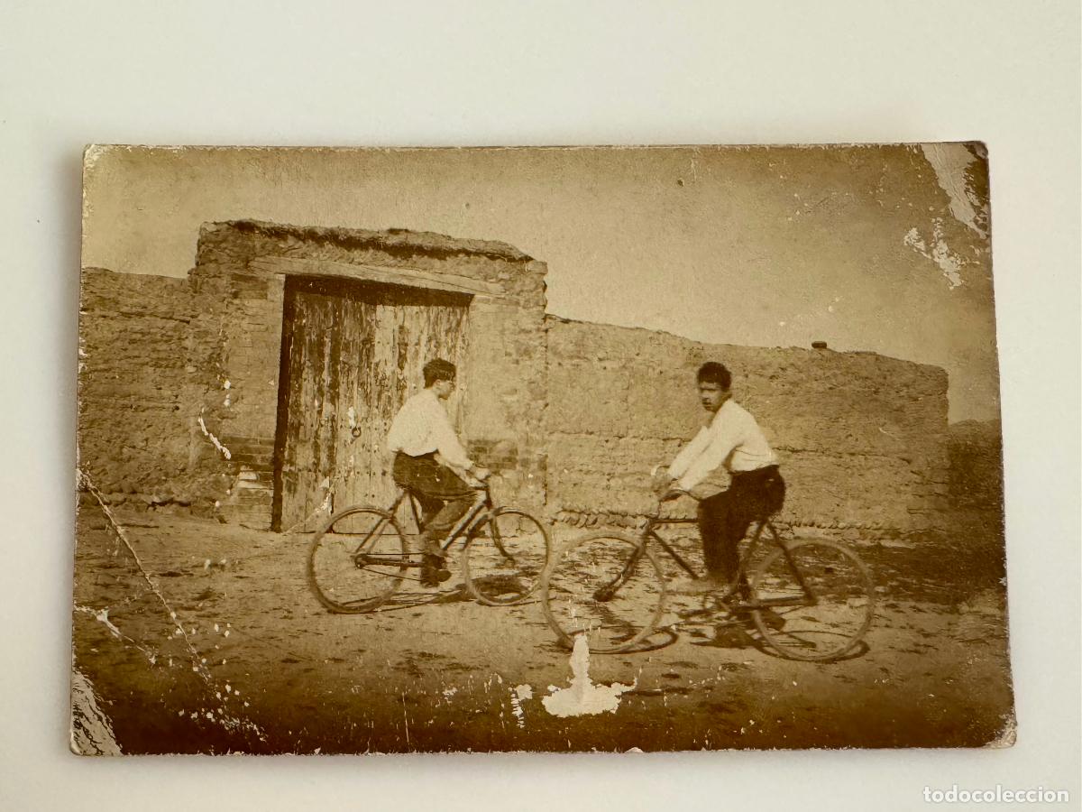 Postales: NADAL PUIG & ALEXANDRE CALVET EN BICICLETA - CATALUNYA - FOTOGRAFICA - POSTAL ANTIGUA -(116.413)