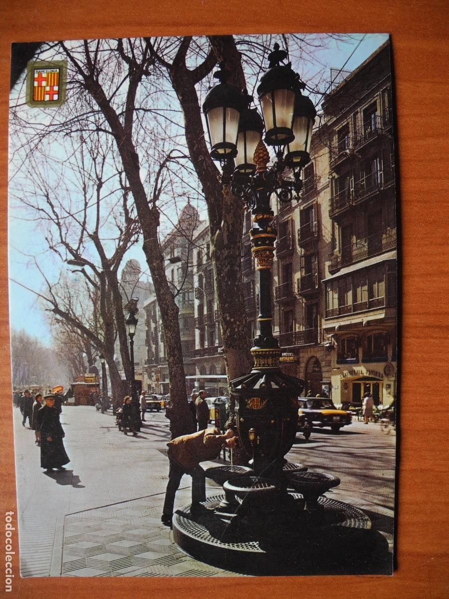 Postales: Barcelona. Rambla y fuente Canaletas. Escudo de Oro n. 3. Circulada 1984