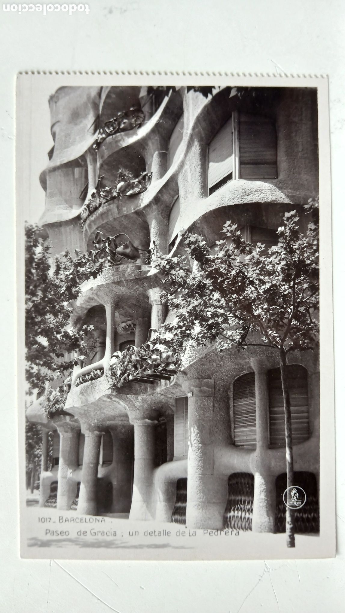 Postales: POSTAL BARCELONA B/N PASSEIG DE GR&Agrave;CIA CASA MIL&Agrave; LA PEDRERA ANTONI GAUD&Iacute; DETALL FA&Ccedil;ANA SIN CIRCULAR