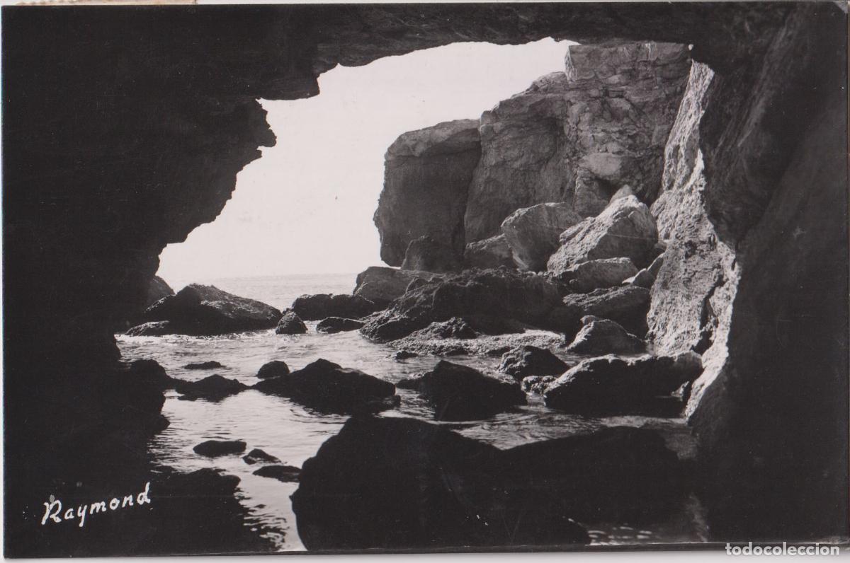 Postales: TORREDEMBARRA (TARRAGONA) LAS ROCAS - ROCA FORADADA - RAYMOND 31 - CIRCULADA