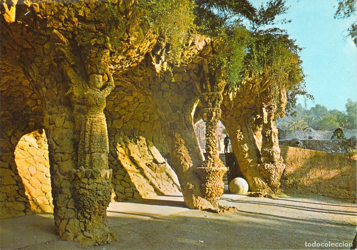 Postales: Postal de Barcelona Parque Guell Escultura La Lavandera