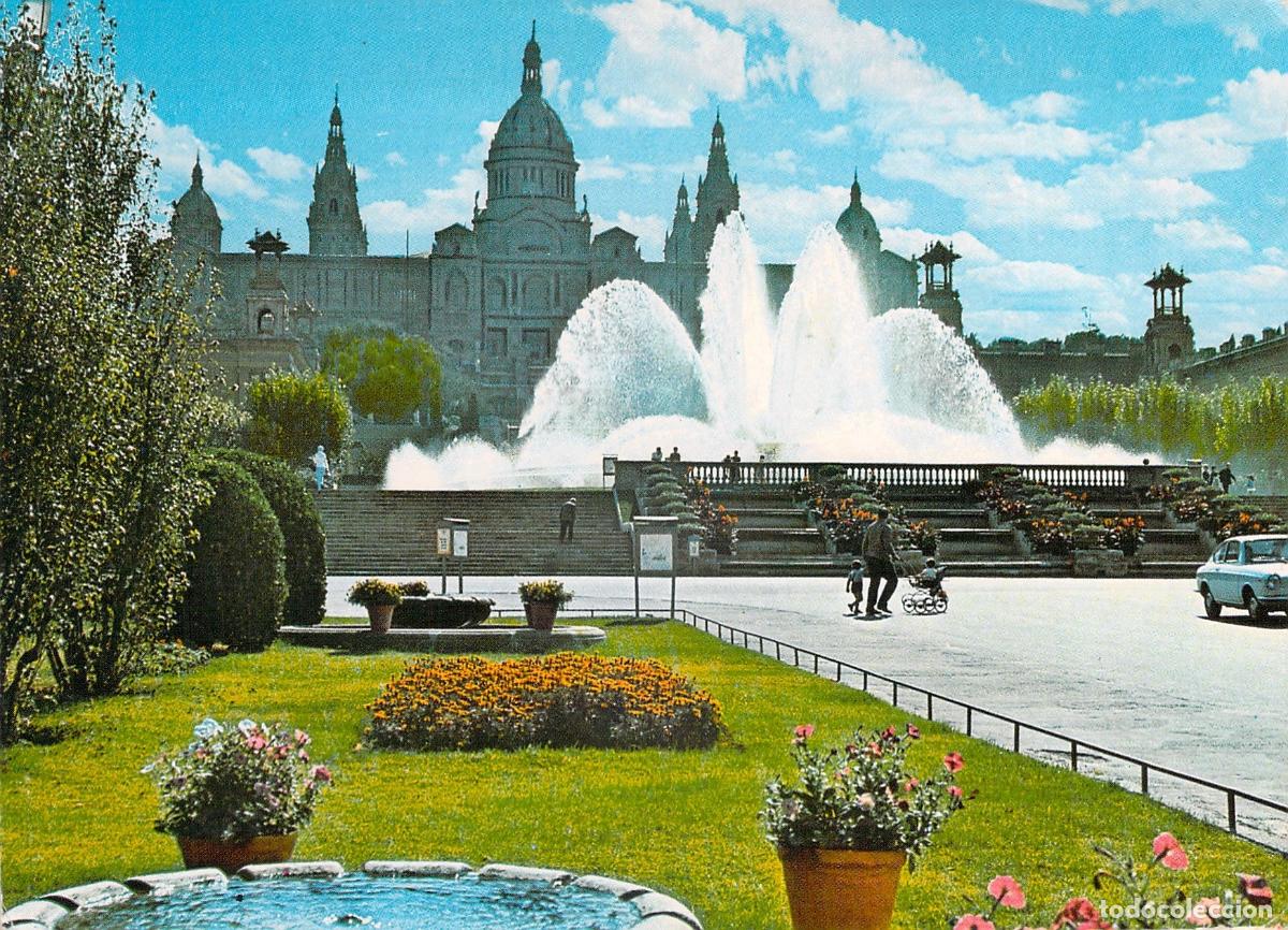 Postales: Postal de la Fuente Monumental y Palacio Nacional en Barcelona