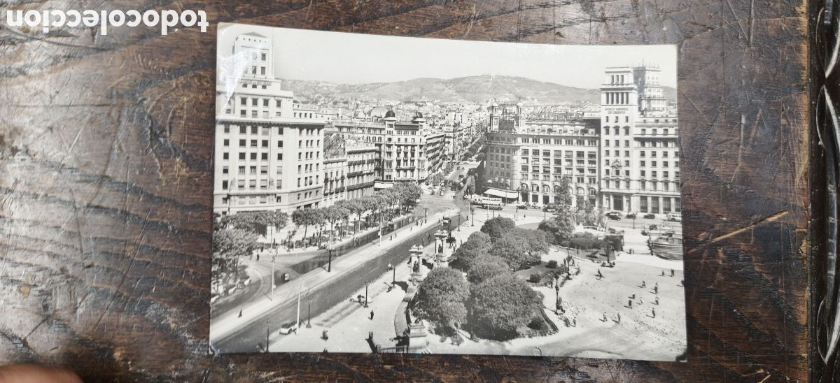 Postales: Postal antigua Barcelona 1964 - Plaza de Catalu&ntilde;a - Circulada a La Coru&ntilde;a (Familia Rodr&iacute;guez Pardo)