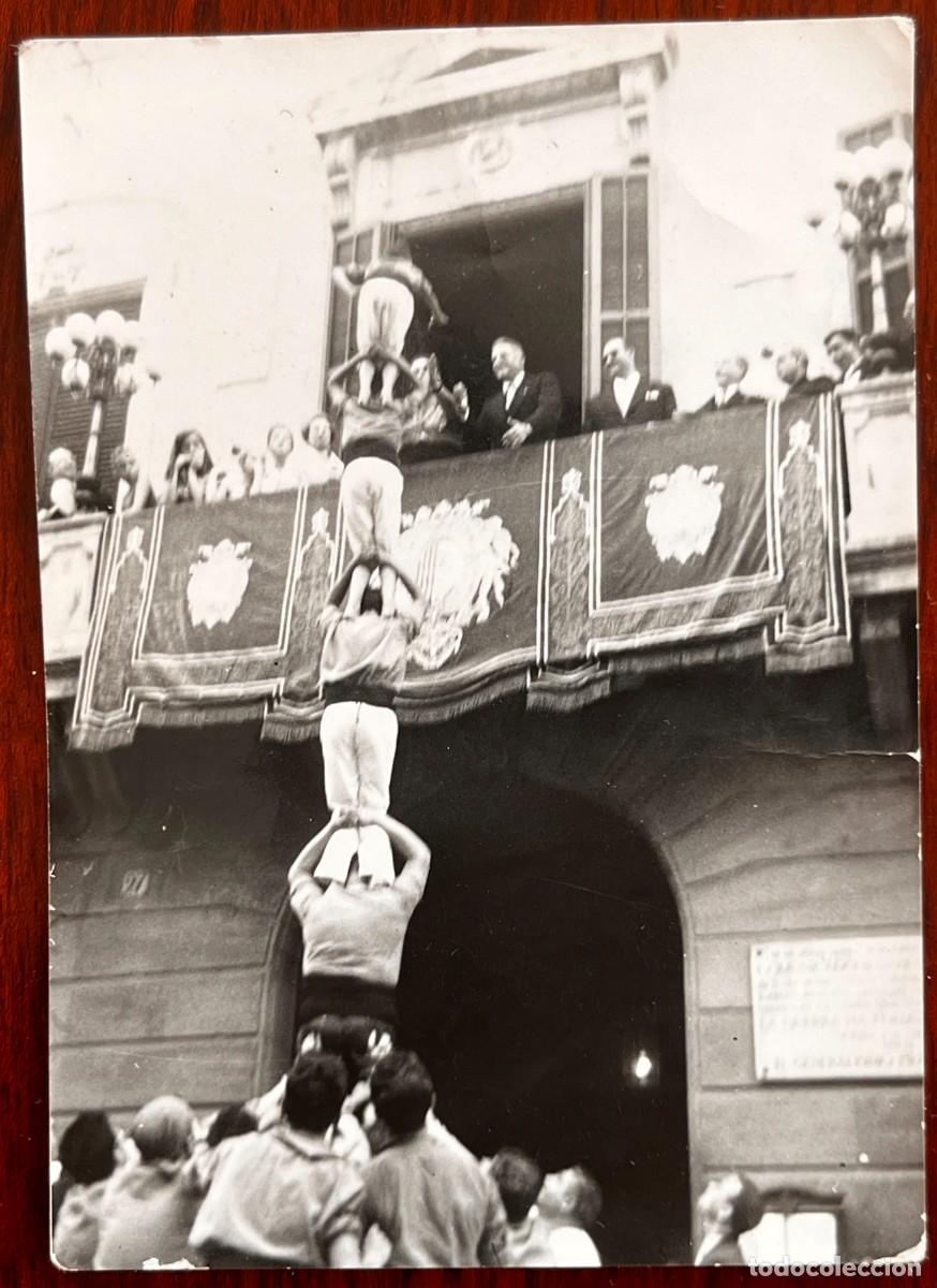 Postales: FOTOGRAFIA DE MATARO, JULIO 1950, FIESTA MAYOR DE LOS SANTOS DE MATARO, EXHIBICION DE LOS CASTELLERS