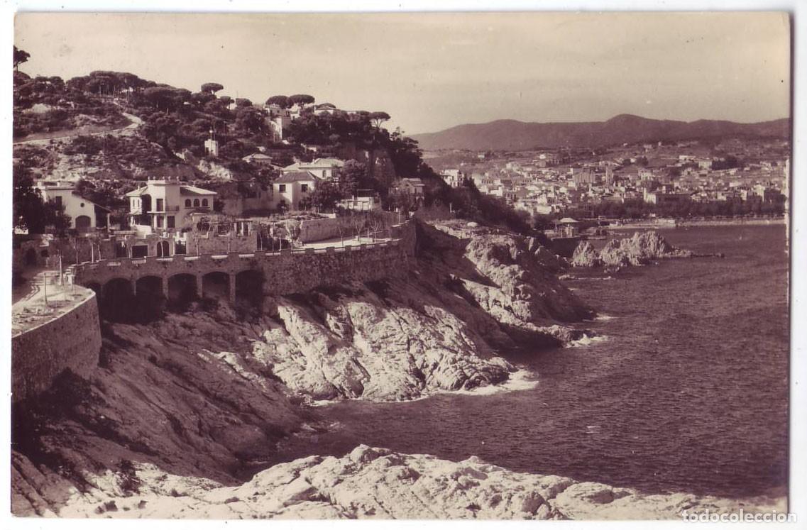 Postales: San Feliu de Guixols (Gerona): Chalets de San Elmo. Fot. R. Gass&oacute;. Circulada (A&ntilde;os 50)