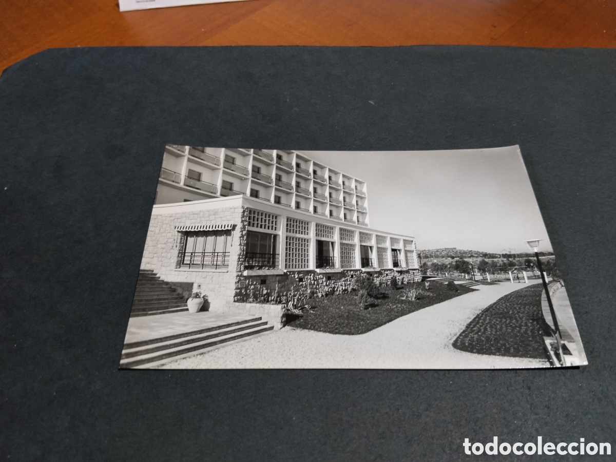 Postales: Postal residencia mar&iacute;tima para los empleados del Banco Hispano Americano en Comarruga