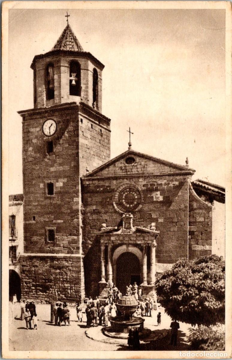 Postales: Prades - Iglesia - Fachada principal y la Fuente - H. Rieusset - 140x90mm