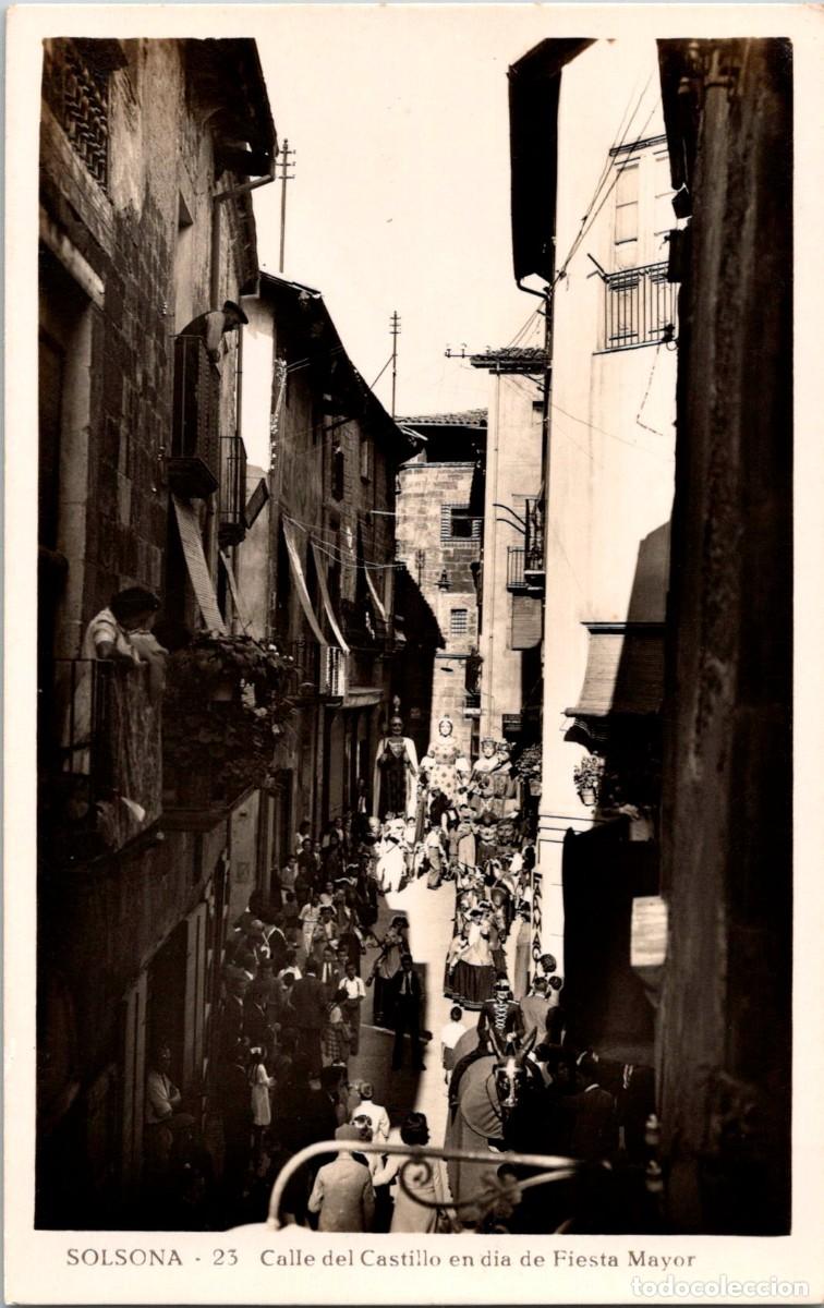 Postales: Solsona - Calle del Castillo en d&iacute;a de Fiesta Mayor - Guilera 23 - 142x91mm - Mulassa - Antoniu Ricu