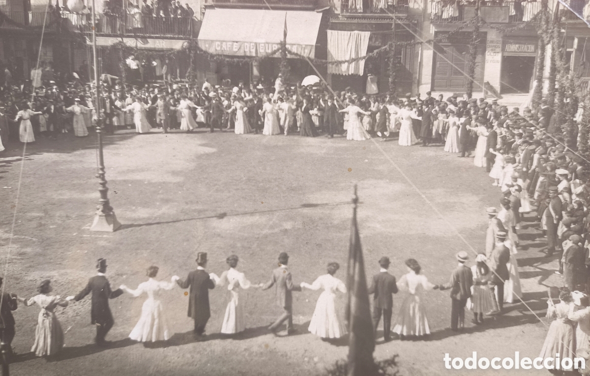 Postales: OLOT BALL SARDANA FESTA CORPUS PLA&Ccedil;A MAJOR POSTAL FOTOGR&Aacute;FICA LA GARROTXA C. 1920