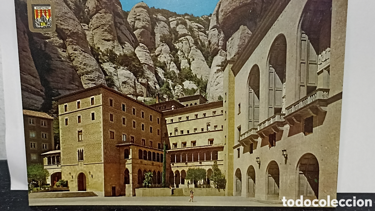 Postales: Montserrat edificios g&oacute;ticos