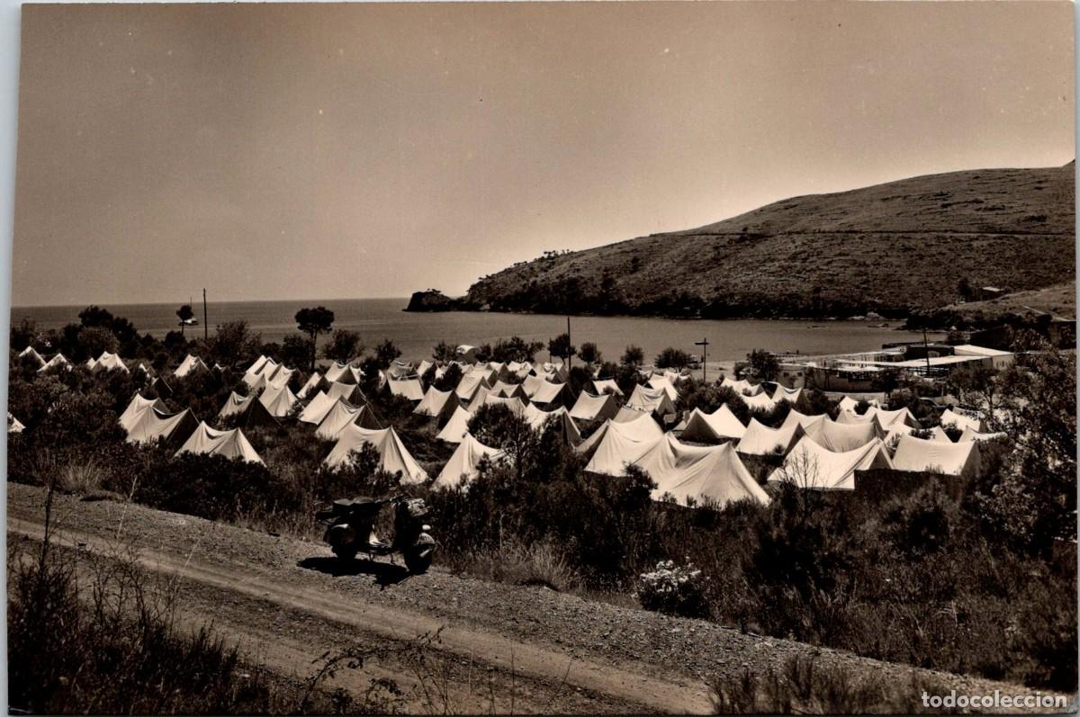 Postales: Cala Montjoy - Detalle del Camping Club Polinesia - Ed. J. Deulofeu - Foto Meli 1 - 141x95mm - Vespa