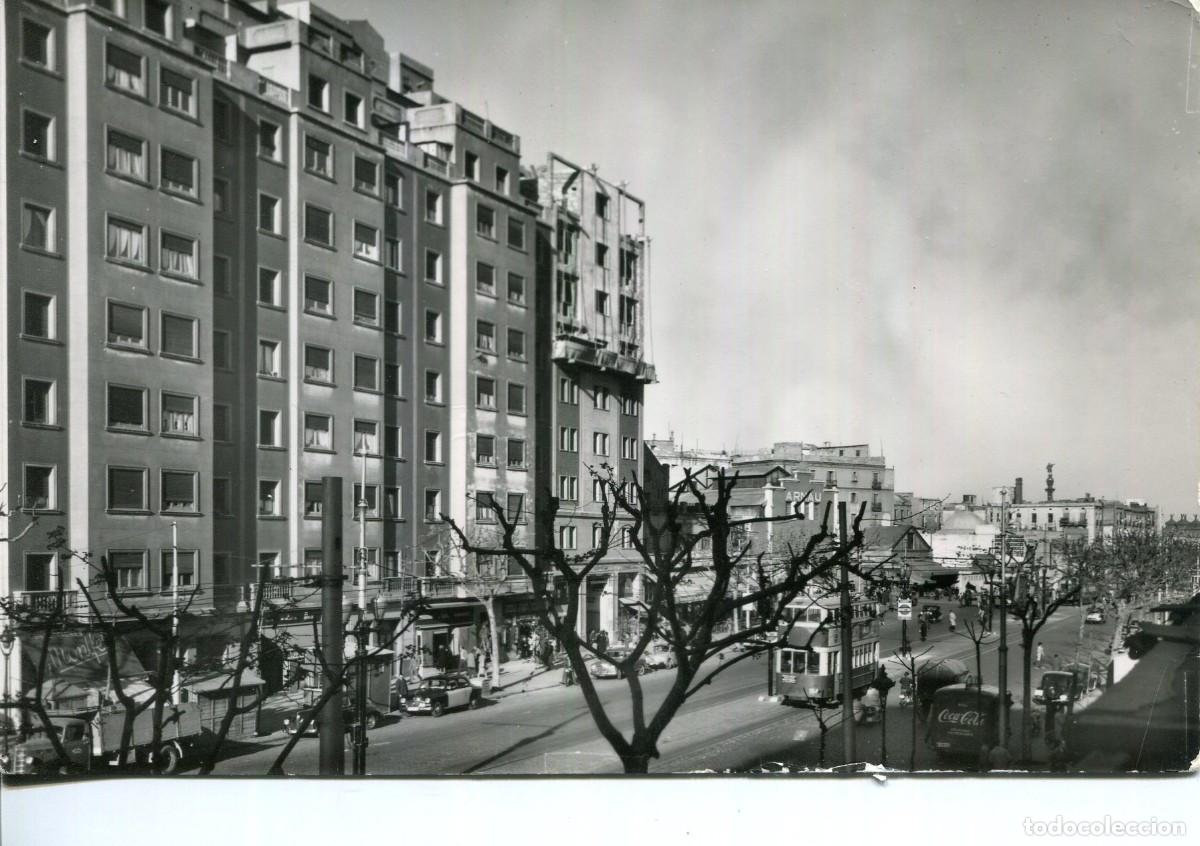 Postales: BARCELONA-PARALELO-TEATRO ARNAU.COCA COLA-TRANVIAS- A&Ntilde;OS 40/50 -FOTOGR&Aacute;FICA(BAZAR LA ESFERA)