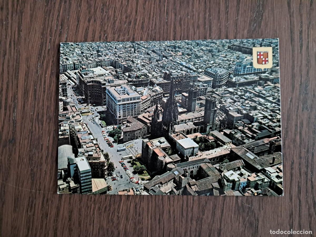 Postales: postal de Espa&ntilde;a, vista a&eacute;rea catedral, Barcelona n&ordm; 220. escudo de oro.