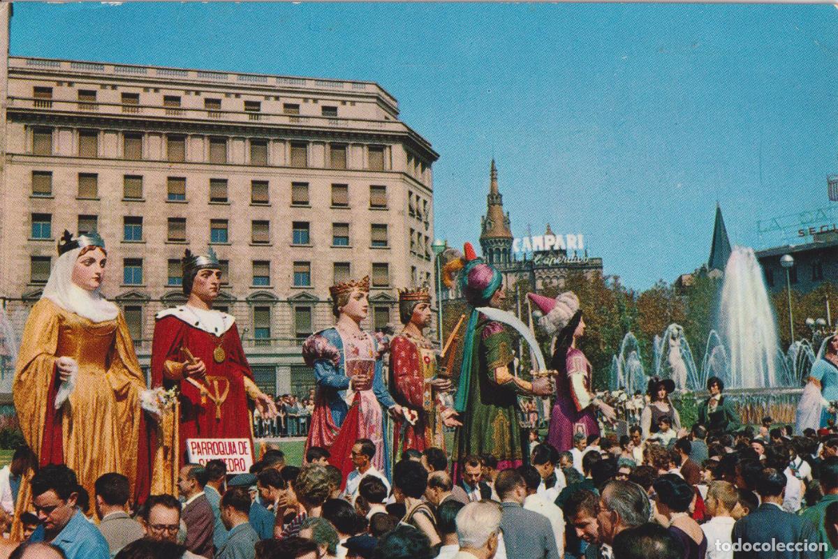 Postales: BARCELONA, GIGANTES EN LA PLAZA DE CATALUNYA - EDICIONES LUX COLOR - ESCRITA 1964