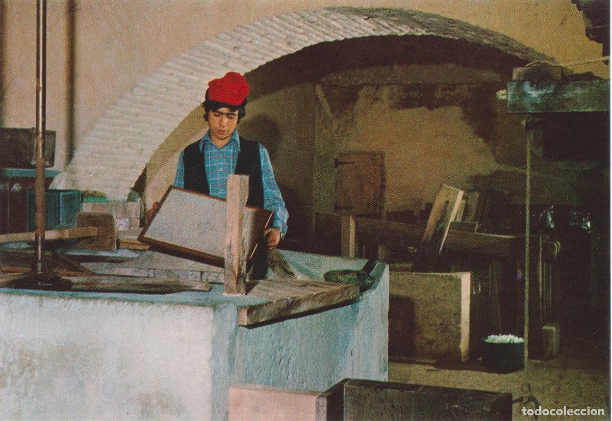 Postales: CAPELLADES, MUSEU NACIONAL DEL PAPER, LA TINA PER FER EL PAPER A M&Agrave; - LLOBET N&ordm;6 - S/C