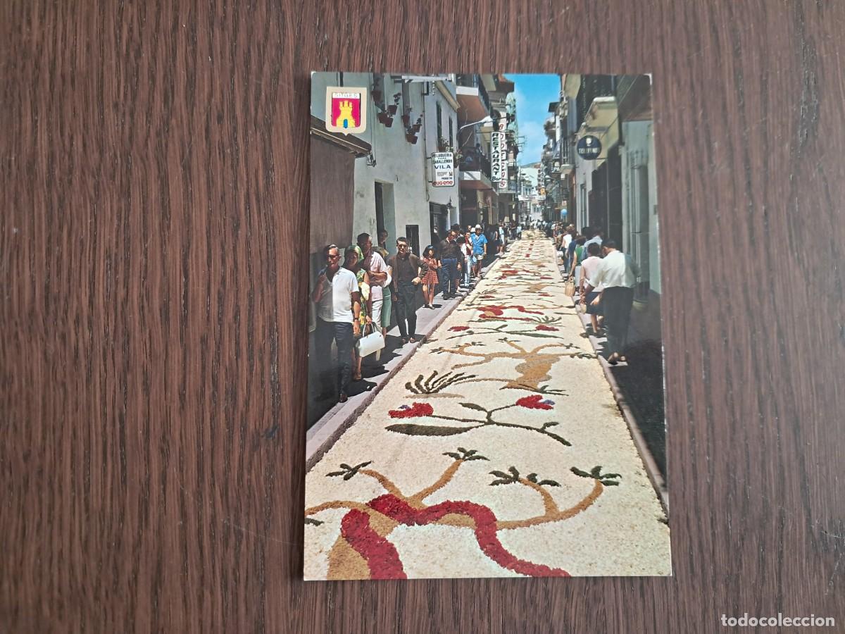 Postales: postal de Espa&ntilde;a, calle Jes&uacute;s, alfombrada con flores, d&iacute;a del Corpus, Sitges n&ordm; 2877.