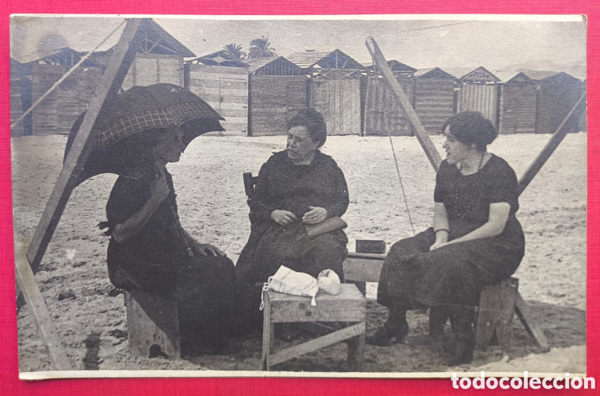 Cartes Postales: CATALUNYA PLATJA SENSE IDENTIFICAR RETRATO CASETAS DE BA&Ntilde;O POSTAL FOTOGR&Aacute;FICA MARESME ? C. 1920