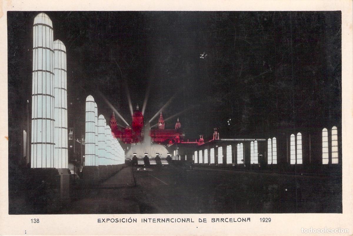 Postales: Postal de la Avenida Reina Maria Cristina en la Exposici&oacute;n de Barcelona