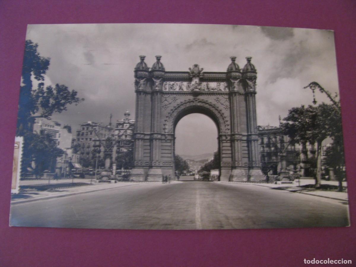 Postales: POSTAL FOTOGRAFICA DE BARCELONA. ARCO DEL TRIUNFO. FOTO J. CEBOLLERO. CIRCULADA 1955