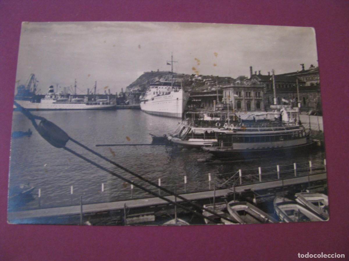 Postales: POSTAL FOTOGRAFICA DE BARCELONA. DETALLE DEL PUERTO. SOBERANAS. ESCRITA 1957