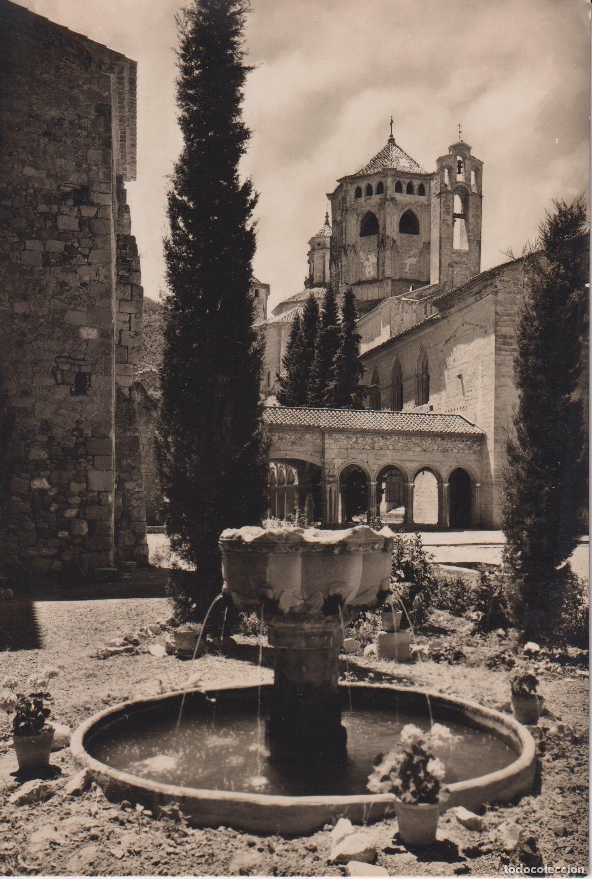 Postales: REAL MONASTERIO DE POBLET, EL CIMBORIO VISTO DESDE EL JARDIN - FOTO L.PLASENCIA - S/C