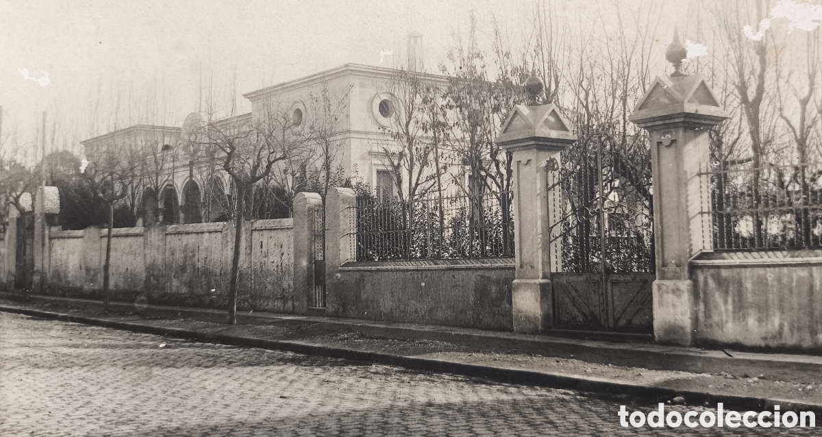 Postales: SANT FELIU DE LLOBREGAT ESCOLA GRADUADA CARRER LAURE&Agrave; MIR&Oacute; POSTAL FOTOGR&Aacute;FICA C. 1910