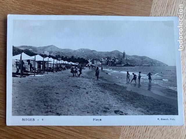 Postales: Sitges. N&ordm; 9. La Playa. R. Gass&oacute; Fot. Escrita en dorso