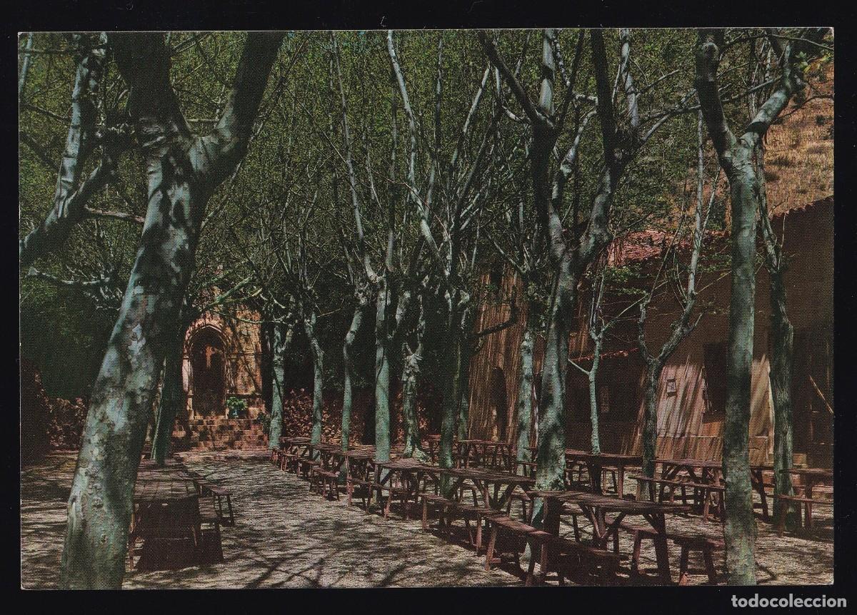 Postales: L&acute;Espluga de Francol&iacute;. *Plaza de Santuario de la Trinidad* Nueva.