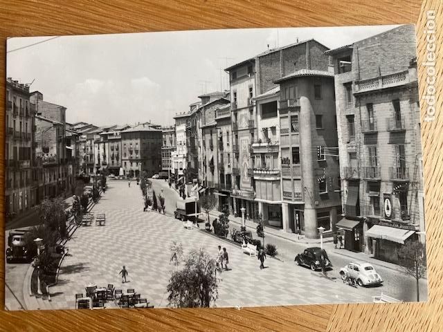 Postales: Vic. 4030. Plaza Jose Antonio y Plaza Sta. Clara. Exc. Puig. Postal sin circular