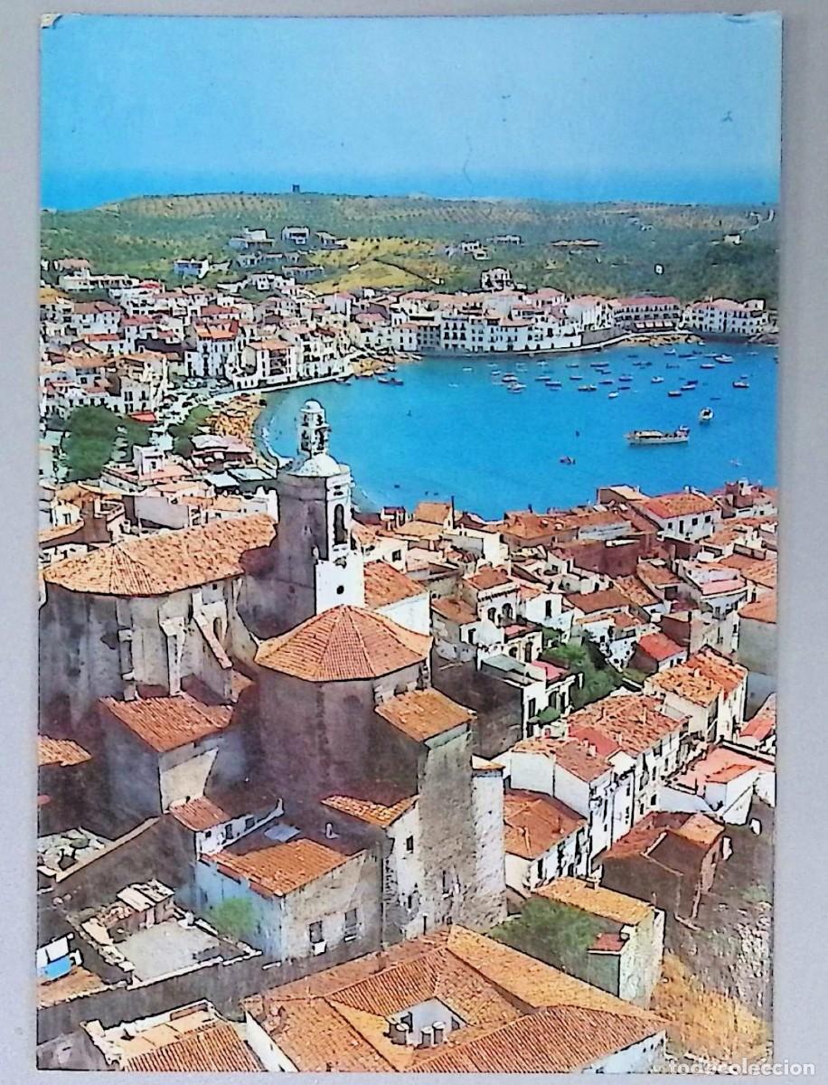 Postales: Cadaqu&eacute;s (Costa Brava). Vista panor&aacute;mica con la iglesia de Santa Mar&iacute;a y la bah&iacute;a