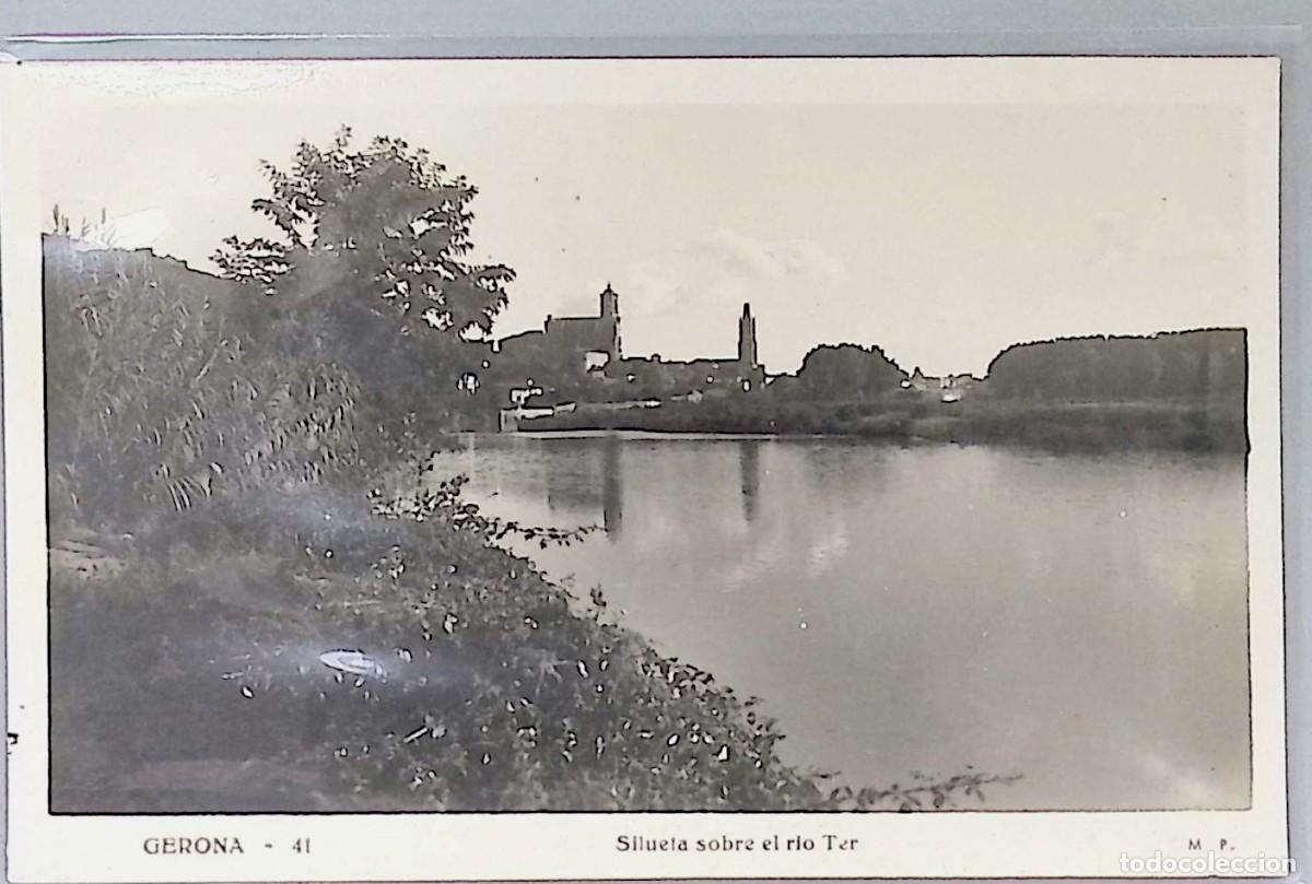 Cartoline: GERONA (GIRONA). SILUETA SOBRE EL R&Iacute;O TER.Tarjeta postal antigua en blanco y negro