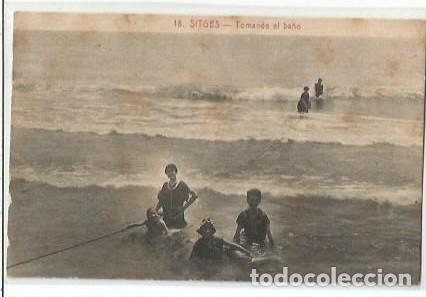 Cartoline: ANTIGUA POSTAL 18 SITGES TOMANDO EL BA&Ntilde;O L ROISIN