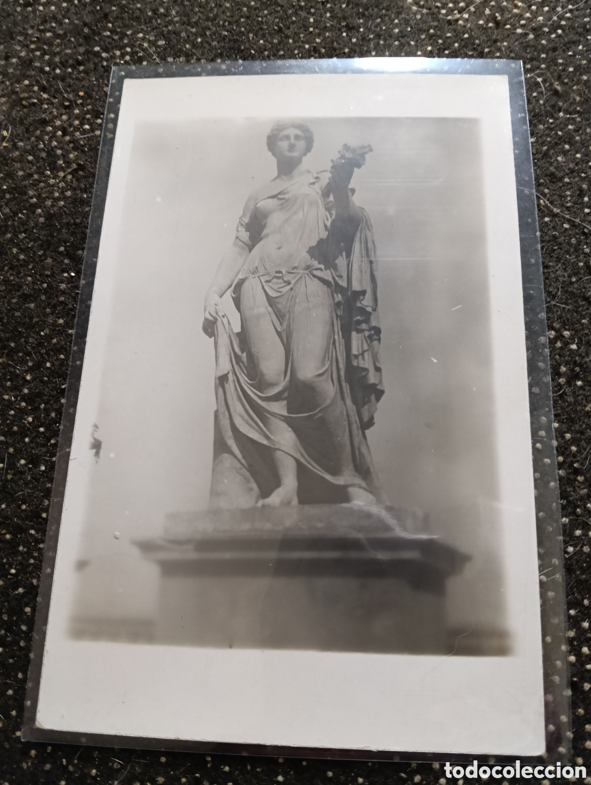 Postkarten: Postal que Representa a Flora (la diosa romana de las flores, la primavera y los jardines) 1929