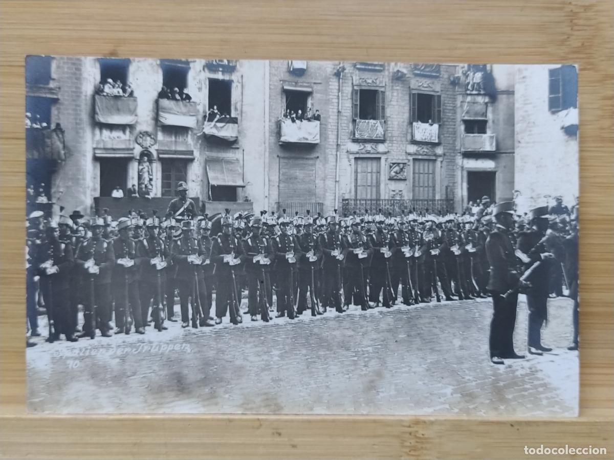 Postales: BARCELONA - SOLDADOS ANTE LA CATEDRAL - MARINA ALEMANA - FOTOGRAFICA - POSTAL ANTIGUA -(116.985)