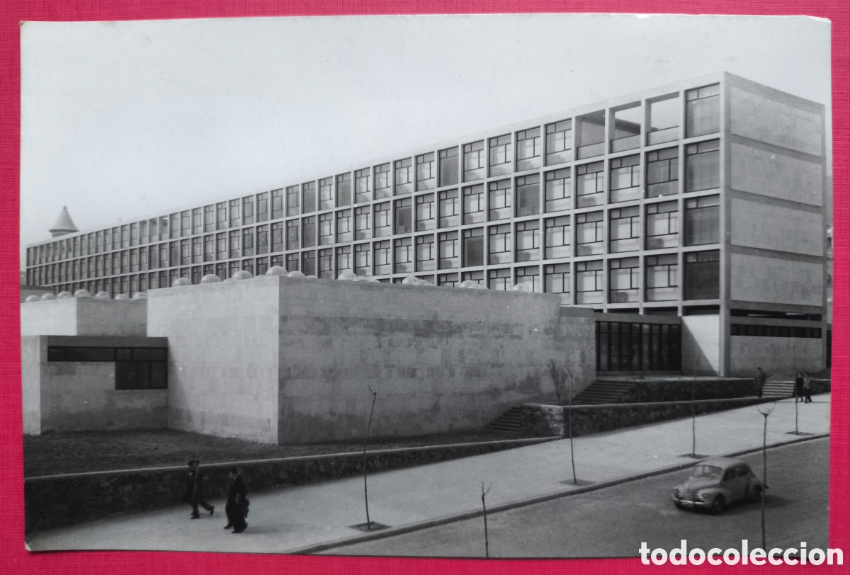 Postales: BARCELONA FACULTAD DE MEDICINA POSTAL FOTOGR&Aacute;FICA C. 1965