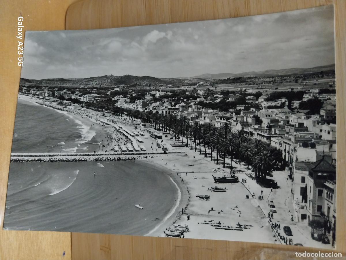 Postales: SITGES ED GOTO R GASSO 516 CIRCULADA A&Ntilde;O 1961 PLAYA MUY ANIMADA BARCAS COCHES CLASICOS