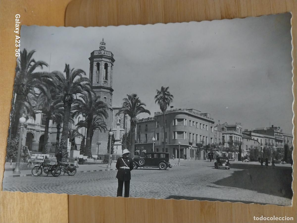 Postales: SABADELL PLAZA DOCTOR ROBERT ED GARRABELLA 1 CIRCULADA A&Ntilde;O 1957 GUARDIA URBANO ANIMADA COCHES EPOCA