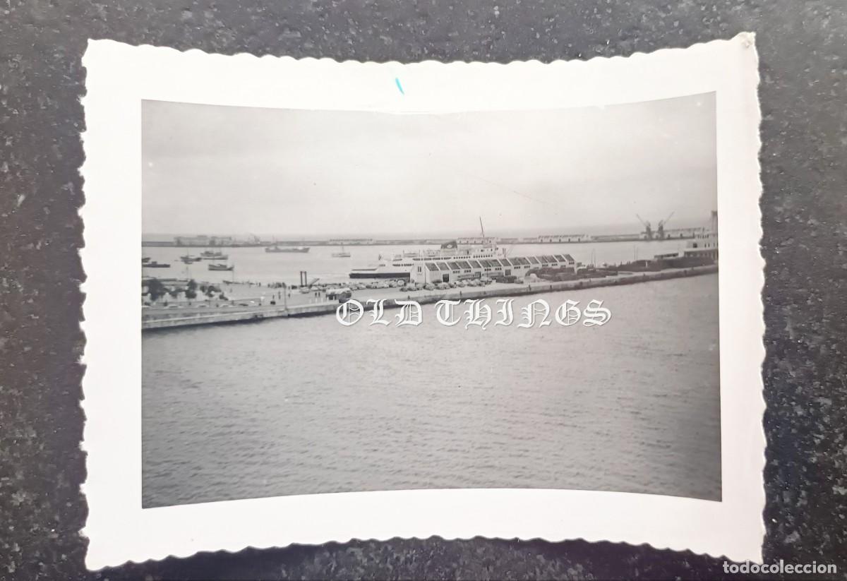 Postales: FOTOGRAFIA DE DEL PUERTO DE CEUTA - A&Ntilde;O 1955 - CASA ROS - MIDE 9,5 X 7 CMS.