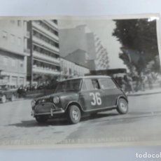 Postales: FOTOGRAFIA DEL II PREMIO AUTOMOVILISTA DE SALAMANCA 1966, MINI COOPER, RALLY, FOTO A. IBAÑEZ, MADRID. Lote 203605638