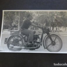 Postales: MOTOCILETA ROYAL ENFIELD MATRICULA DE ALICANTE POSTAL FOTOGRAFICA. Lote 359363405