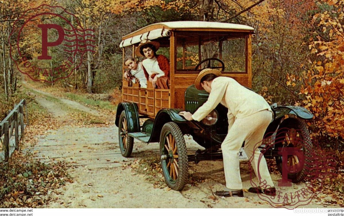 Cartes Postales: CRANKING AN OLD TIMER